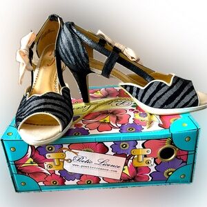 Poetic License peep toe Black ‘lace’‎ stilettos with pink bow - 9